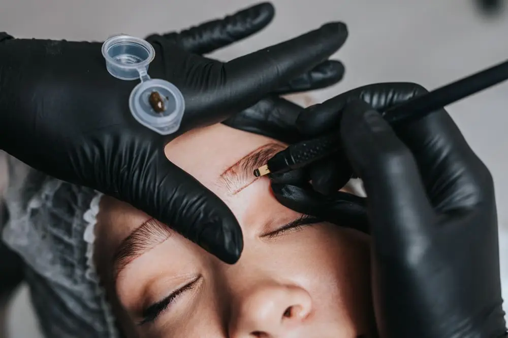 Microblading session
