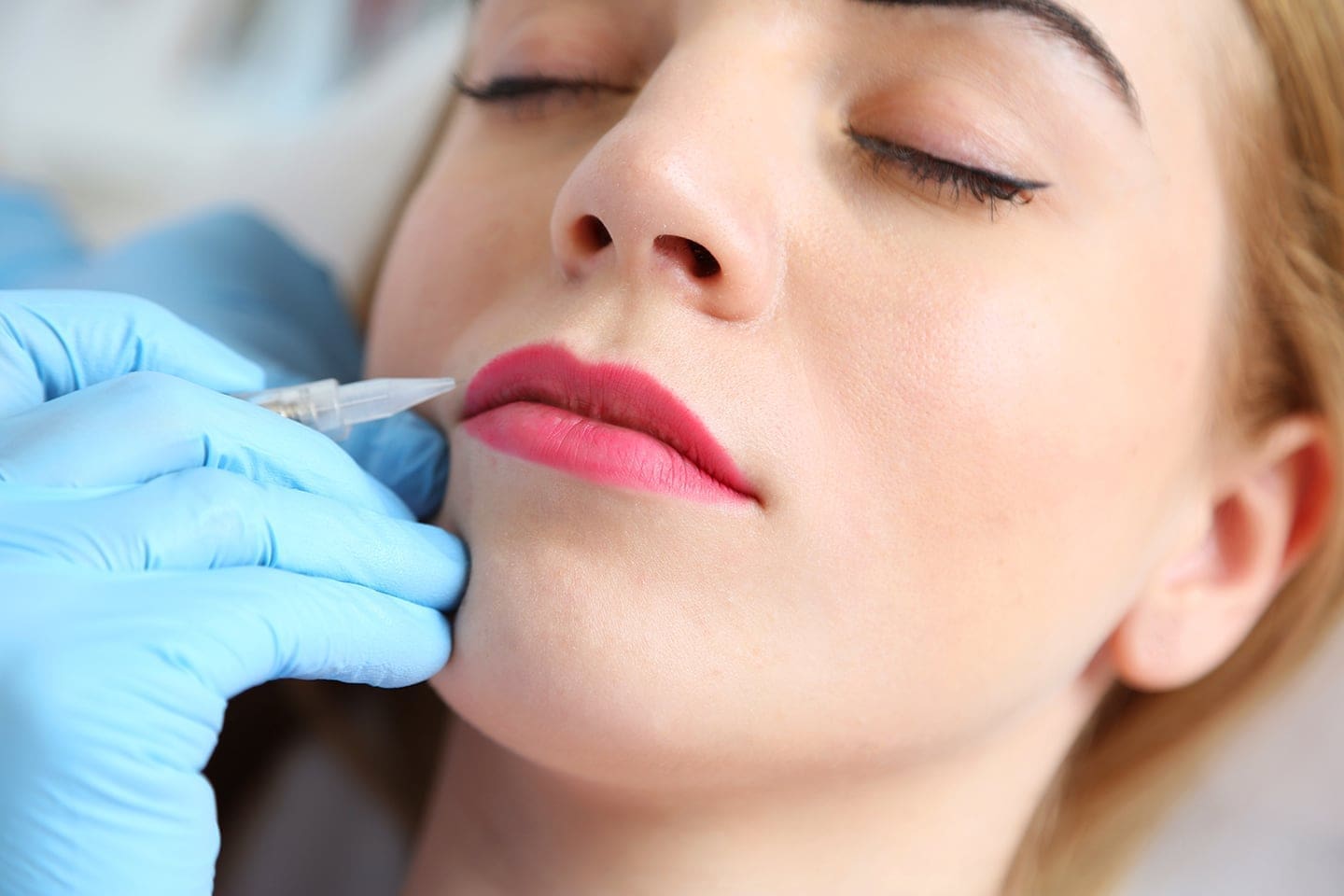 fake beauty mark technique