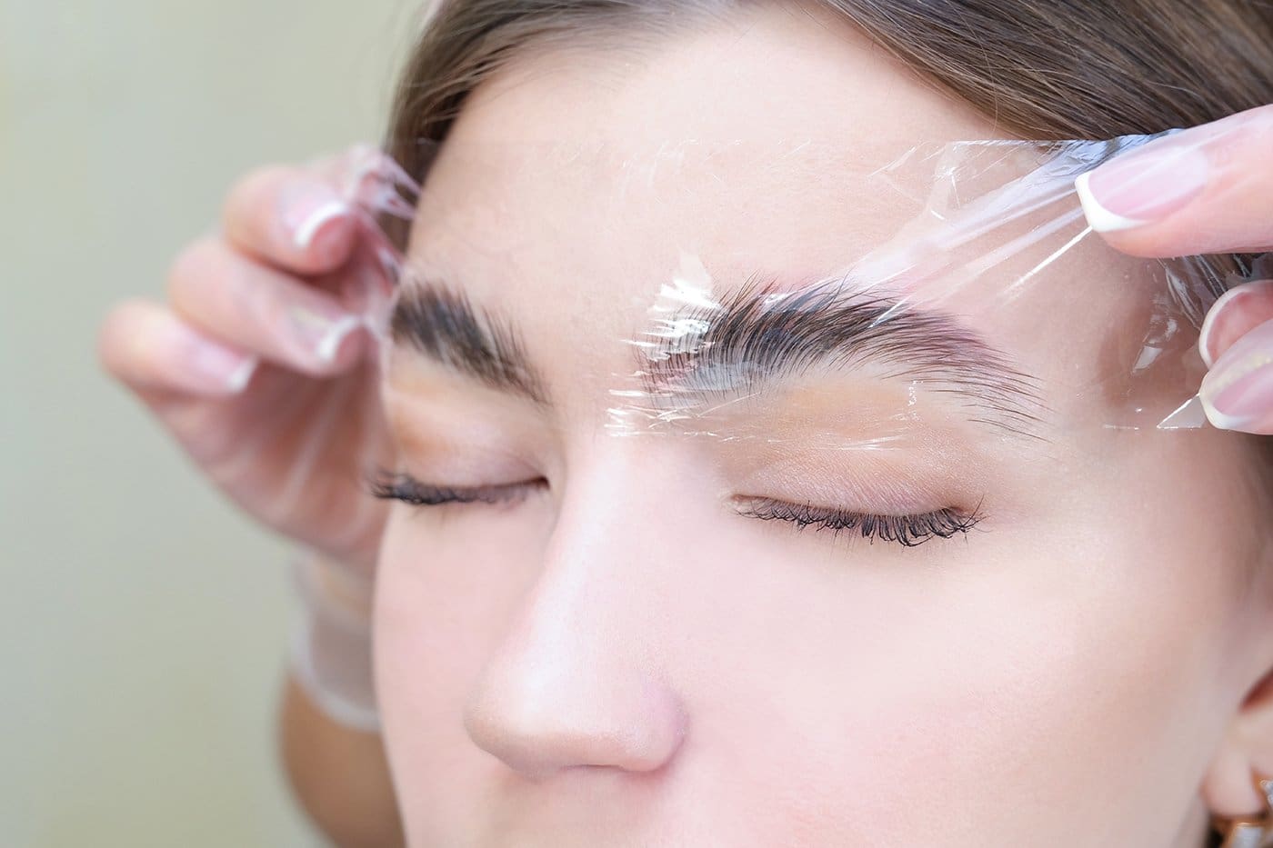 Brow lift : La méthode naturelle pour obtenir des sourcils rehaussés, épais et structurés 3 Brow Lift séance