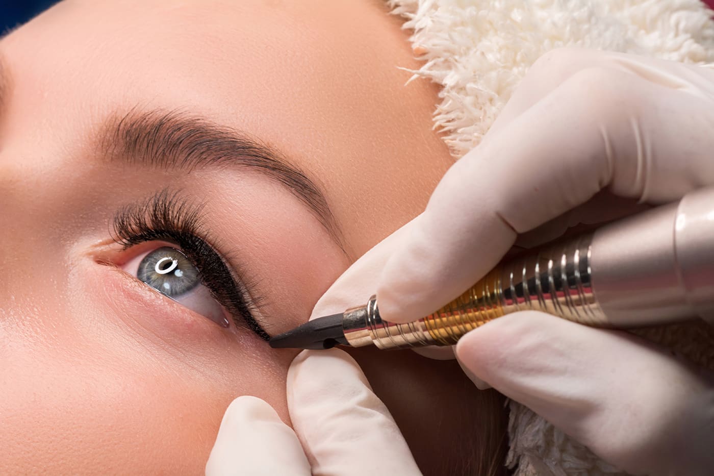 Eyeliner, ras de cils, muqueuse - Embellissez votre ligne de cils grâce au maquillage semi-permanent 1 Eyeliner technique